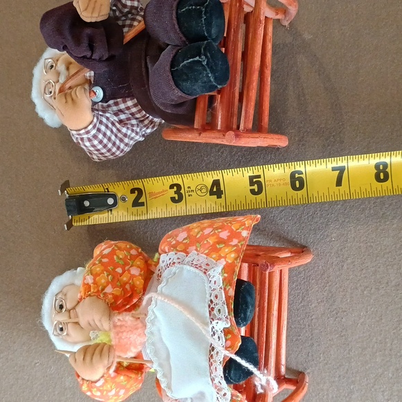 Collectable Grandma & Grandpa in rocking chair - Picture 8 of 10